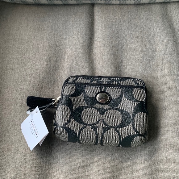 Coach Handbags - BRAND NEW Coach monogram card and coin wallet
